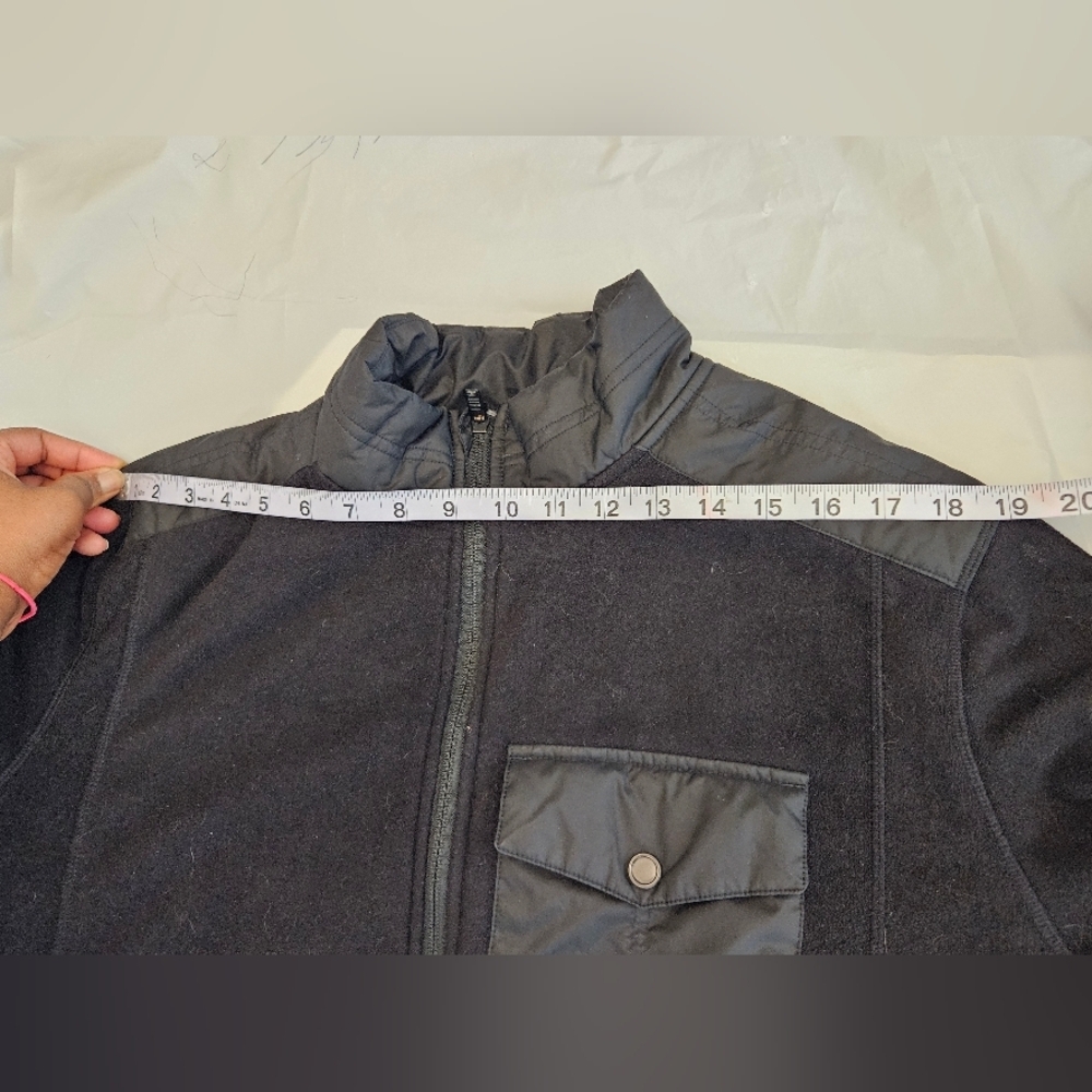 Lululemon Men's Full Zip-Up Fleece. Measurements in pictures - Picture 14 of 15